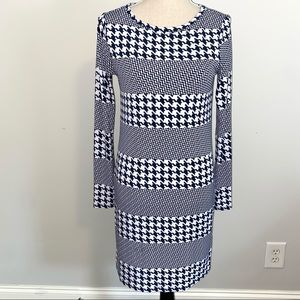 Michael Kors stretch jersey navy blue & white houndstooth shift dress size Small